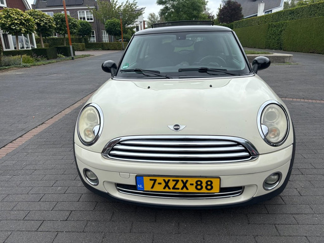 Foto 6 van Mini 3-Deurs 1.6 Cooper airco navigatie a.p.k. 2027