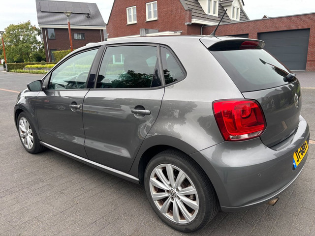Foto 8 van Volkswagen Polo 1.4-16V Highline leder a.p.k 2027 airco