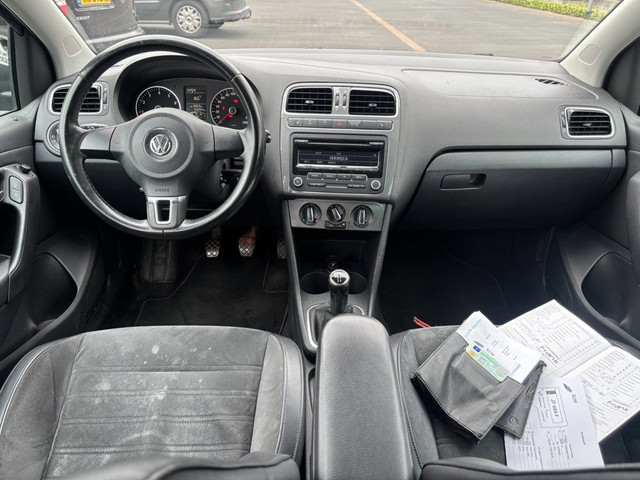 Foto 6 van Volkswagen Polo 1.4-16V Highline leder a.p.k 2027 airco