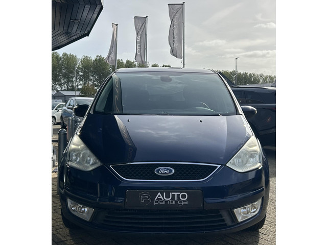 Foto 4 van Ford Galaxy 2.0-16V Ghia 145PK | 7 Persoons | NL AUTO | NAP | Trekhaak | Climate Control | Cruise Co