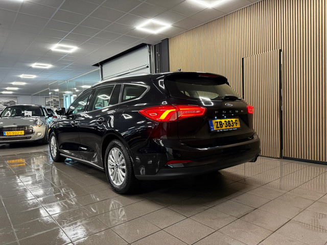 Foto 9 van Ford Focus Wagon 1.0 EcoBoost Titanium Business * Automaat / Carplay / Navigatie / LM Velgen / NL Au