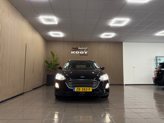 Foto 4 van Ford Focus Wagon 1.0 EcoBoost Titanium Business * Automaat / Carplay / Navigatie / LM Velgen / NL Au