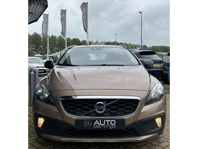Foto 4 van Volvo V40 Cross Country 1.6 T4 Summum 179PK | NL AUTO | NAP | Lederen Bekleding | Achteruitrijcamera