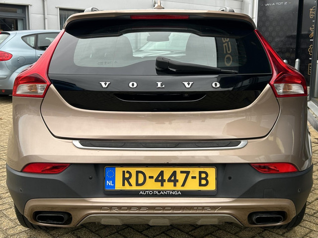 Foto 5 van Volvo V40 Cross Country 1.6 T4 Summum 179PK | NL AUTO | NAP | Lederen Bekleding | Achteruitrijcamera
