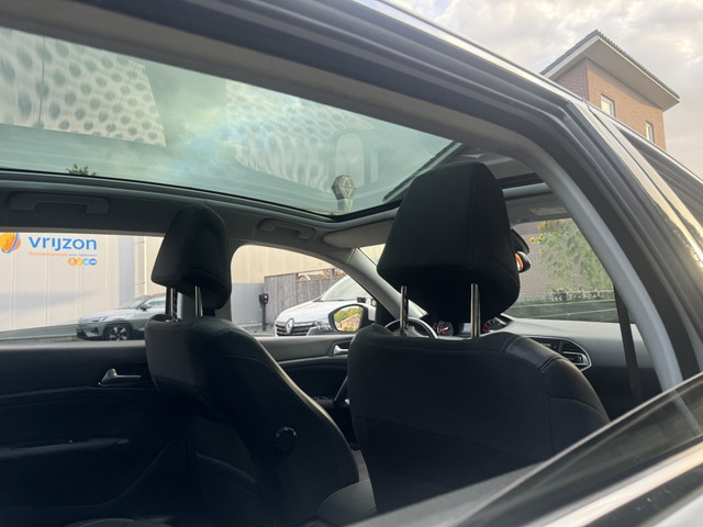 Foto 5 van Peugeot 308 1.6HDI PANO XENON LANE STOELV FULL (bj 2017)