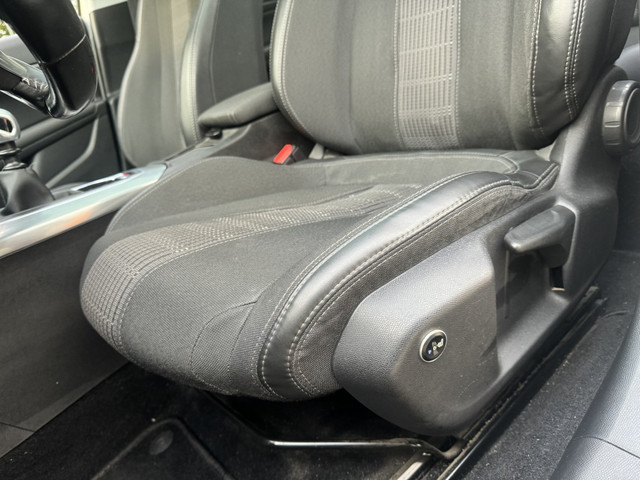 Foto 7 van Peugeot 308 1.6HDI PANO XENON LANE STOELV FULL (bj 2017)