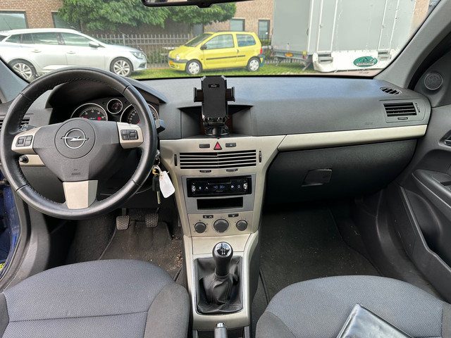 Foto 3 van Opel Astra MET AIRCO & EVT NIEUW APK!