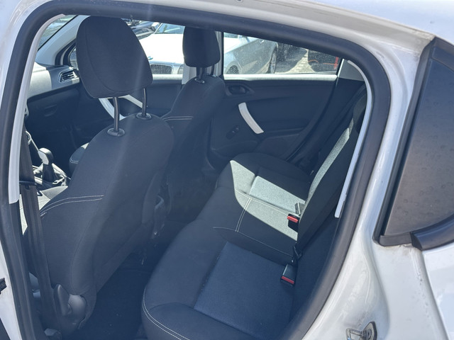 Foto 5 van Peugeot 208 1.2 PureTech Like 5DRS AIRCO ADVERTENTIE LEZEN !