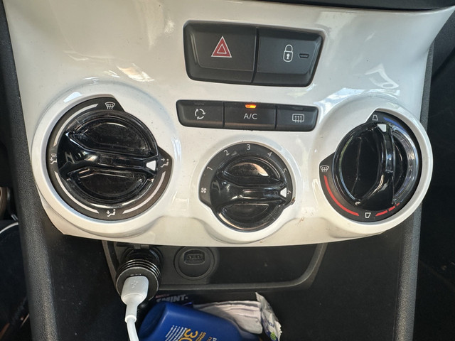 Foto 2 van Peugeot 208 1.2 PureTech Like 5DRS AIRCO ADVERTENTIE LEZEN !