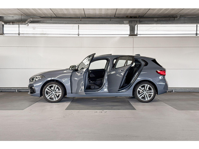 Foto 9 van BMW 1 Serie 118i