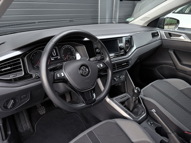 Foto 8 van Volkswagen Polo 1.0 TSI Highline|95PK|stoel verw|Bluetooth|PDC|LMV|1e eig|