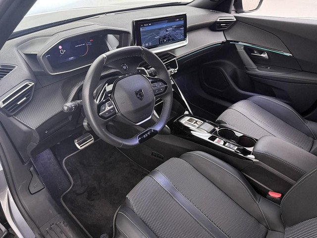 Foto 4 van Peugeot 2008 1.2 Hybrid 145 GT 360.Camera/Ad.Cruise/Led.Matrix/ Nav/Ecc/CarPlay/Keyless