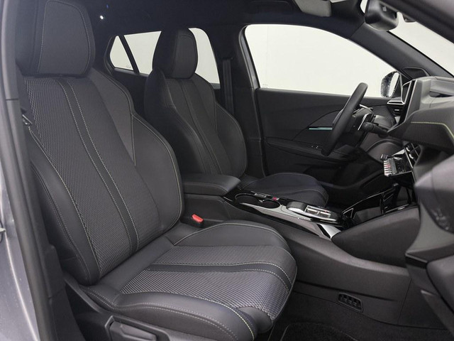 Foto 5 van Peugeot 2008 1.2 Hybrid 145 GT 360.Camera/Ad.Cruise/Led.Matrix/ Nav/Ecc/CarPlay/Keyless