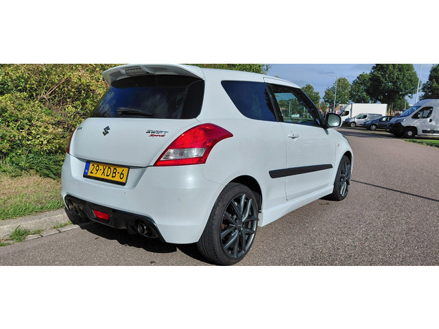 Foto 4 van Suzuki Swift 1.6 Sport Supergave, sportieve en mooie auto.