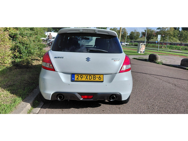 Foto 9 van Suzuki Swift 1.6 Sport Supergave, sportieve en mooie auto.