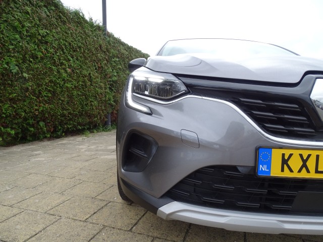 Foto 6 van RENAULT CAPTUR 1.6 1.6 E-Tech PLUG-IN Hybrid 145  Evolution - Navi-Led-Carplay-Cruise-Came