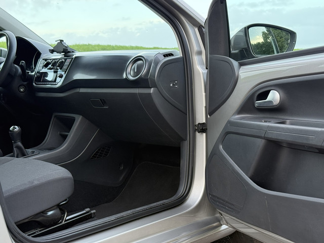 Foto 5 van Volkswagen Up! 1.0 BMT move up! | DAB | LED | NAP | BT