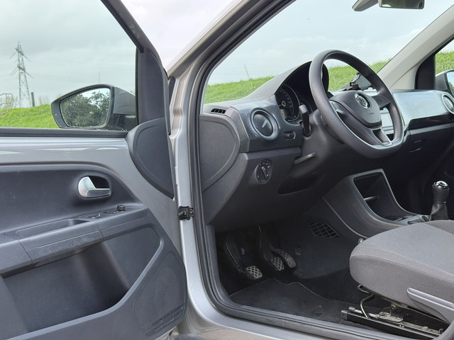Foto 8 van Volkswagen Up! 1.0 BMT move up! | DAB | LED | NAP | BT