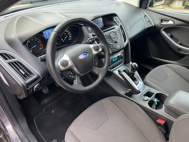 Foto 4 van Ford Focus Wagon 1.6 TI-VCT Titanium, Navi, ParkPilot, ECC, Zeer nette auto!