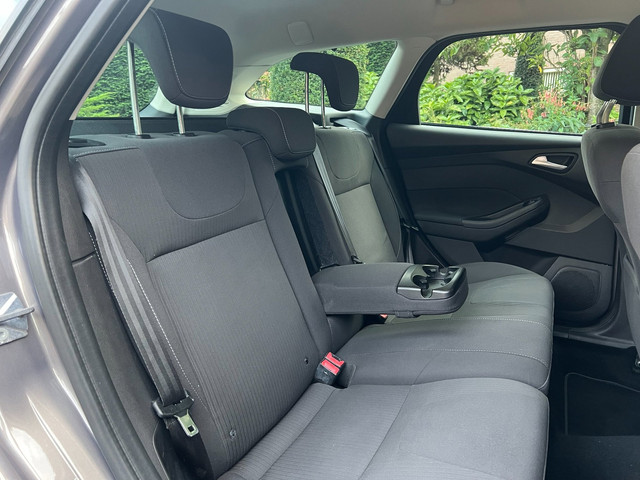 Foto 9 van Ford Focus Wagon 1.6 TI-VCT Titanium, Navi, ParkPilot, ECC, Zeer nette auto!