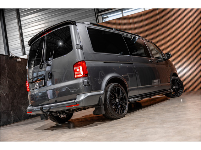 Foto 2 van Volkswagen Transporter T6 2.0 TDI L2H1 DC 4Motion Highline | Schuifdak | ACC | Bi-Xenon | L+R Schuif
