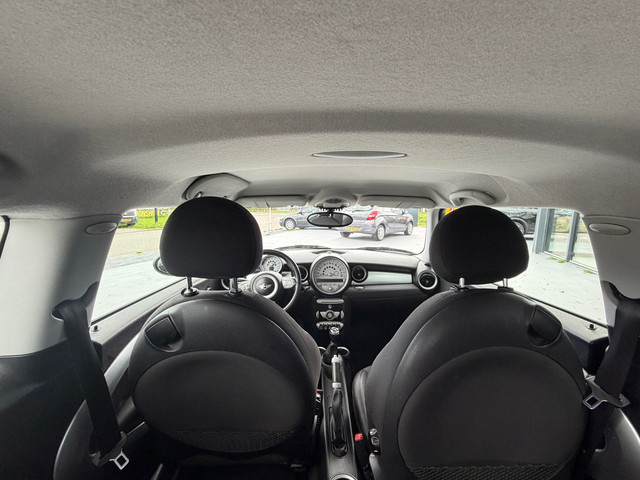 Foto 9 van Mini 3-Deurs 1.6 Cooper Chili/ airco/ cruise/ dealer onderhouden/ NAP/motor pas vervangen/6 maanden
