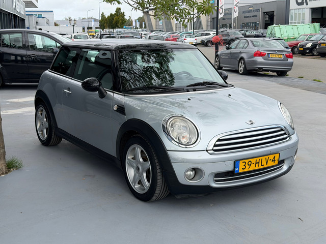 Foto 7 van Mini 3-Deurs 1.6 Cooper Chili/ airco/ cruise/ dealer onderhouden/ NAP/motor pas vervangen/6 maanden
