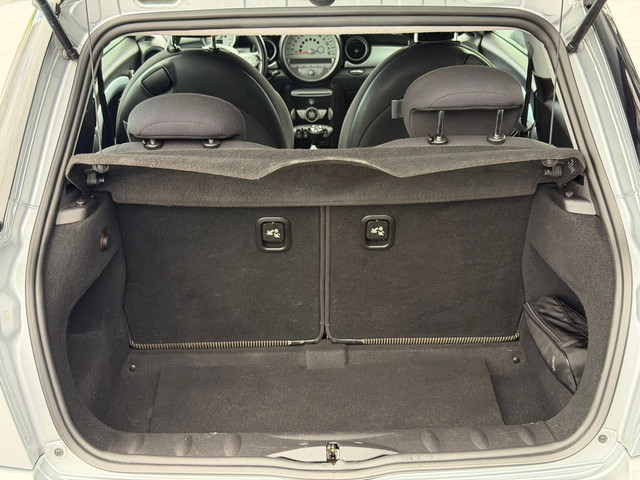 Foto 3 van Mini 3-Deurs 1.6 Cooper Chili/ airco/ cruise/ dealer onderhouden/ NAP/motor pas vervangen/6 maanden
