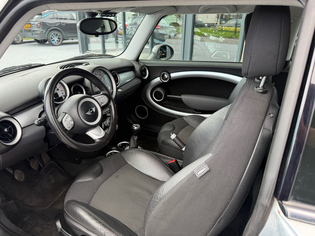 Foto 2 van Mini 3-Deurs 1.6 Cooper Chili/ airco/ cruise/ dealer onderhouden/ NAP/motor pas vervangen/6 maanden