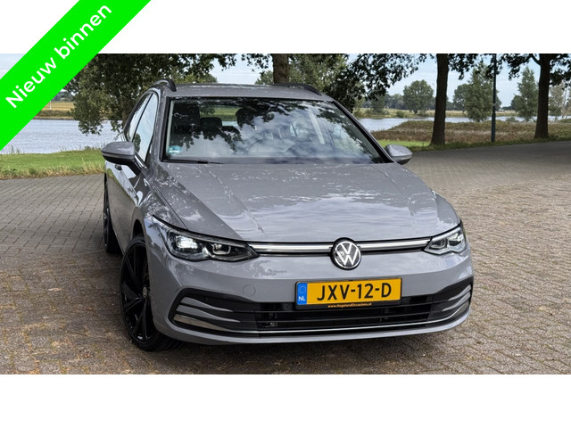 Foto 10 van Volkswagen Golf 1.5 eTSI DSG Camera Led Carplay Trekhaak Sfeerverlichting