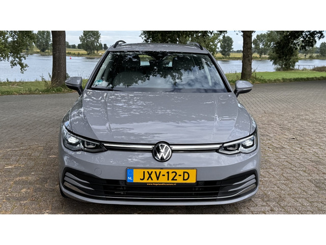 Foto 9 van Volkswagen Golf 1.5 eTSI DSG Camera Led Carplay Trekhaak Sfeerverlichting