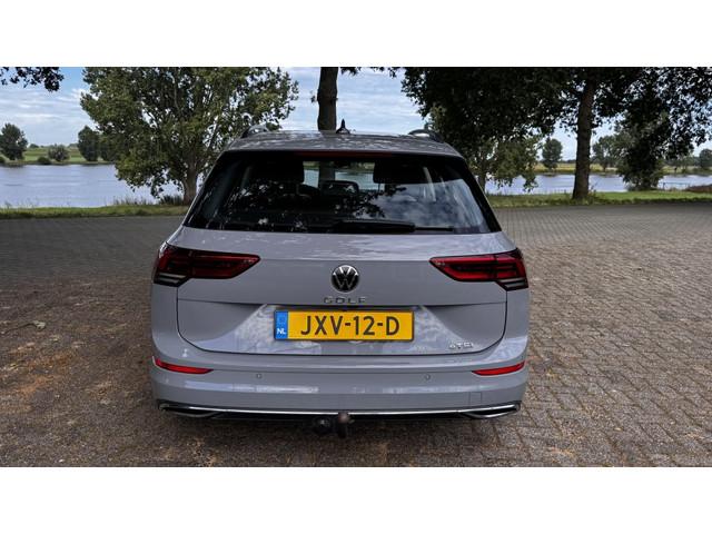 Foto 5 van Volkswagen Golf 1.5 eTSI DSG Camera Led Carplay Trekhaak Sfeerverlichting