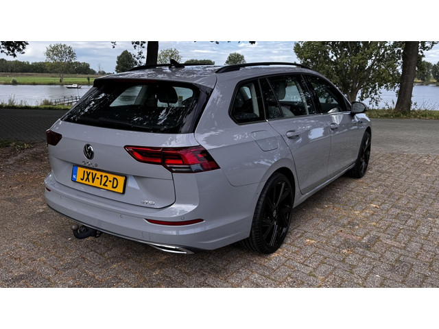 Foto 4 van Volkswagen Golf 1.5 eTSI DSG Camera Led Carplay Trekhaak Sfeerverlichting