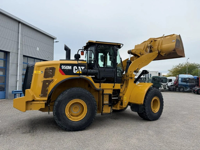 Foto 10 van Caterpillar 950M / 14745 HOURS / 186 KW / CENTRAL LUBRICATION SYSTEM / AIRCO / GOOD CONDITION / 2019