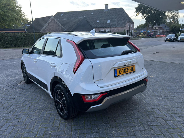 Foto 4 van Kia Niro 1.6 GDi Hybrid DynamicLine