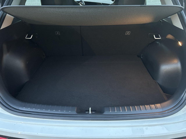 Foto 2 van Kia Niro 1.6 GDi Hybrid DynamicLine
