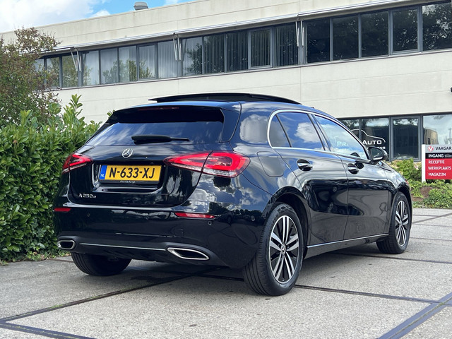 Foto 3 van Mercedes-Benz A-Klasse 250 e Business Solution Luxury Limited |MEMORY| PANO | KEYLESS | STOELVERW |