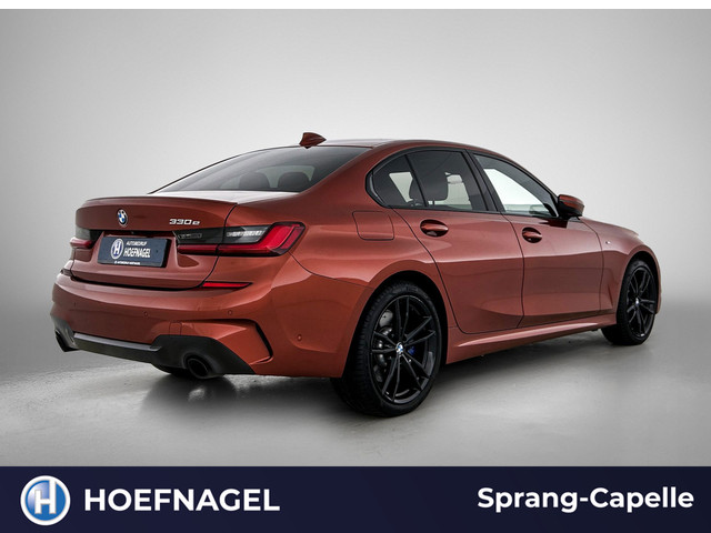 Foto 3 van BMW 3-serie 330e M-Sport | Schuifdak | Harman/Kardon | Camera | Adaptive Cruise | Stoelverwarming