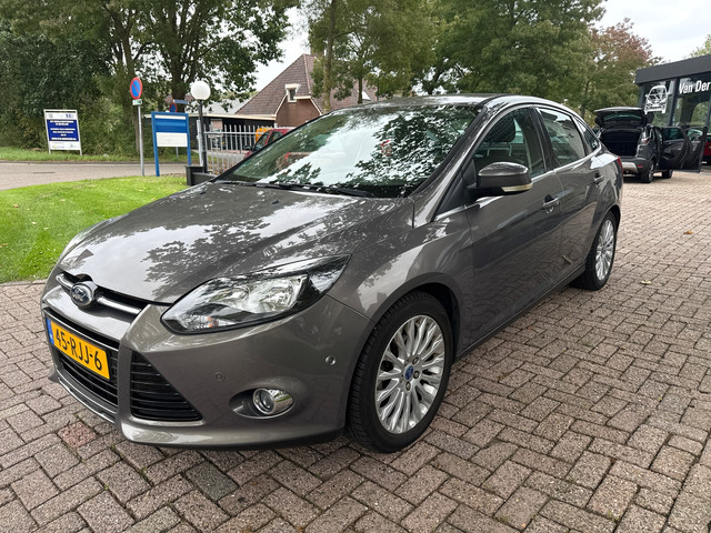 Foto 9 van Ford Focus 1.6 TI-VCT First Edition