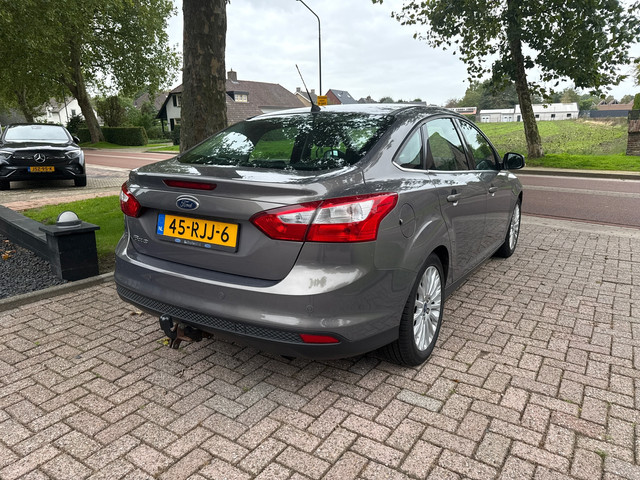 Foto 5 van Ford Focus 1.6 TI-VCT First Edition