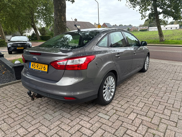 Foto 4 van Ford Focus 1.6 TI-VCT First Edition