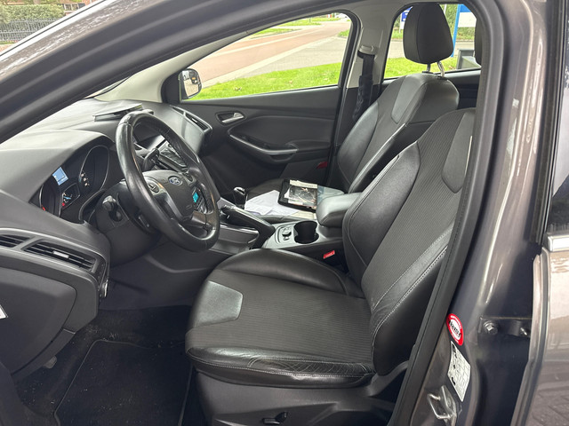 Foto 3 van Ford Focus 1.6 TI-VCT First Edition