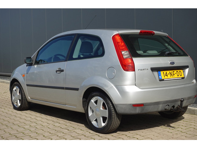 Foto 2 van Ford Fiesta 1.25-16V Centennial