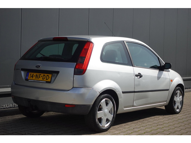 Foto 10 van Ford Fiesta 1.25-16V Centennial