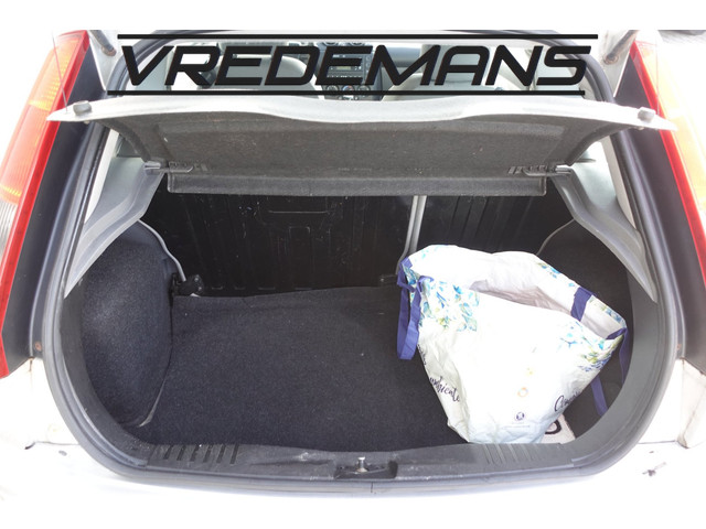 Foto 8 van Ford Fiesta 1.25-16V Centennial