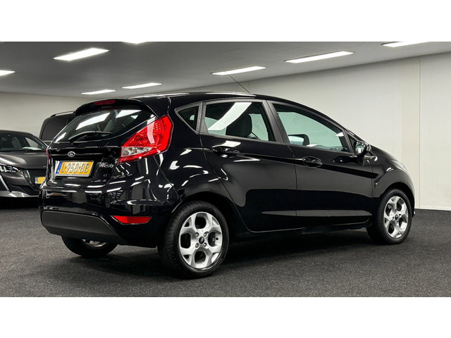 Foto 10 van Ford Fiesta 1.25 Trend*Navi*Carplay*DBriemVV*Stoelverwarming!
