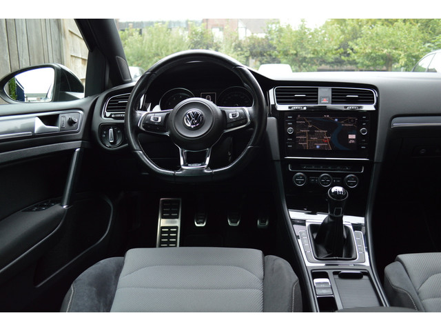 Foto 5 van Volkswagen Golf 1.4 TSI 140 pk ACT R-Line Xenon Navi Clima Cruise CarPlay Pdc