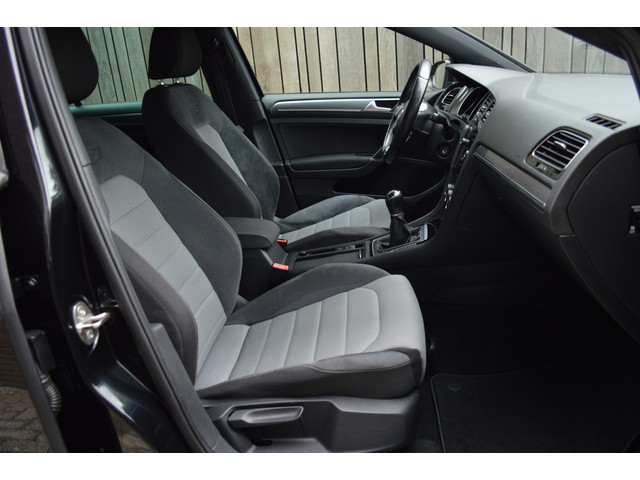 Foto 10 van Volkswagen Golf 1.4 TSI 140 pk ACT R-Line Xenon Navi Clima Cruise CarPlay Pdc