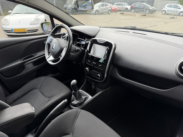 Foto 8 van Renault Clio Estate 0.9 TCe Limited Navi Airco  Cruisecontrol LM velgen