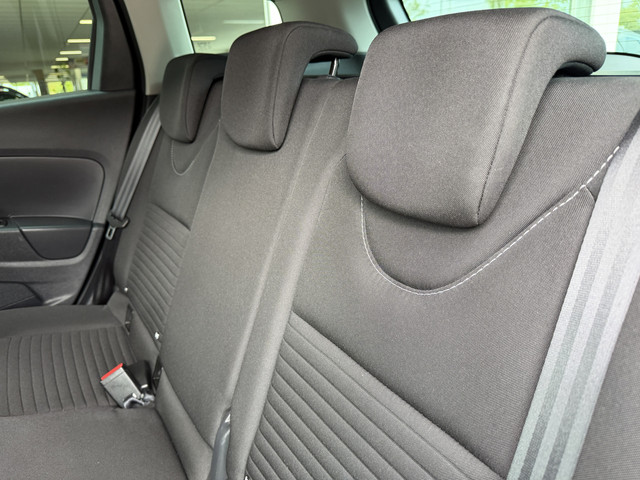Foto 10 van Renault Clio Estate 0.9 TCe Limited Navi Airco  Cruisecontrol LM velgen